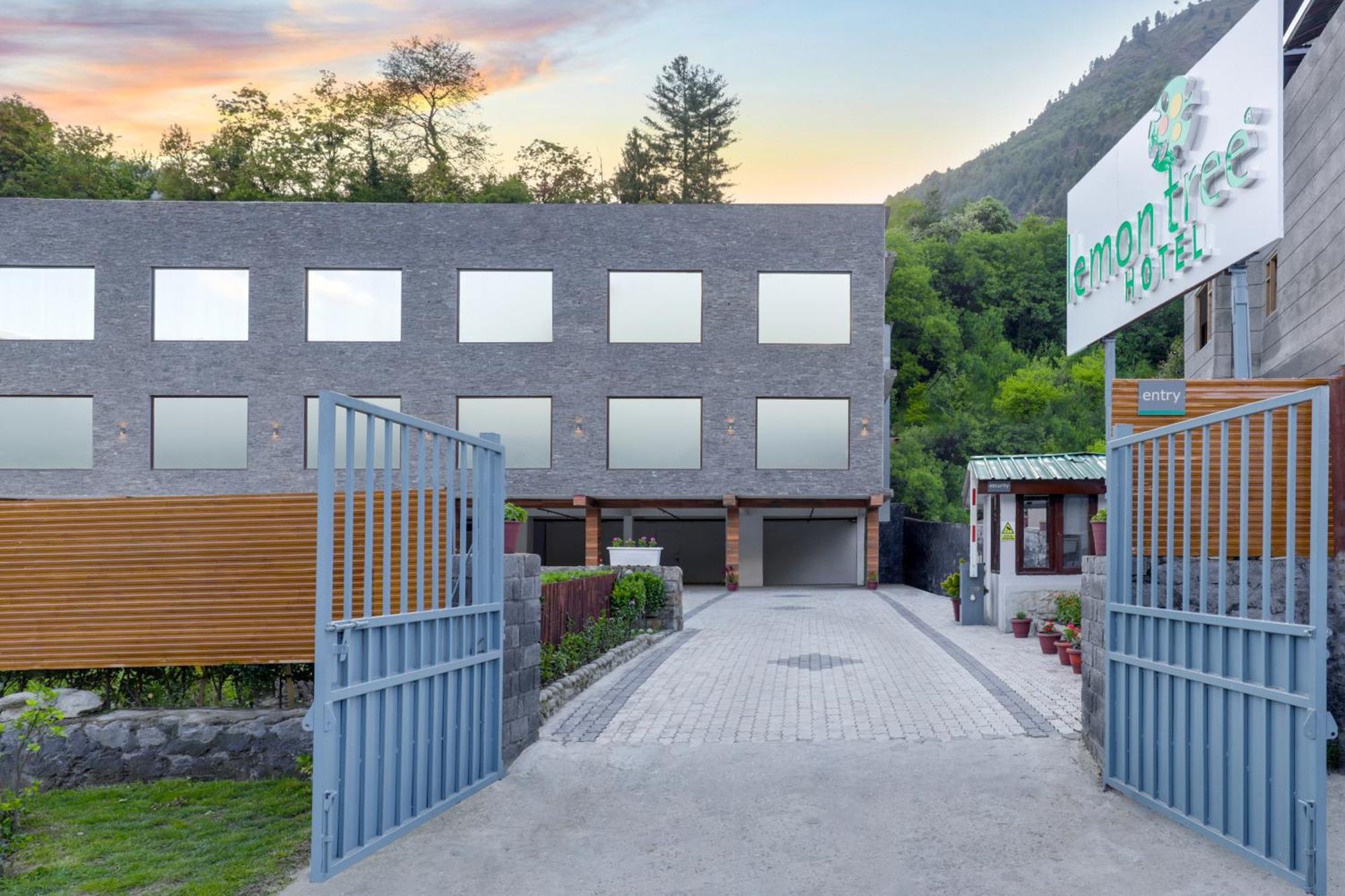 Span Inn Suites Manali Baragran Exterior photo